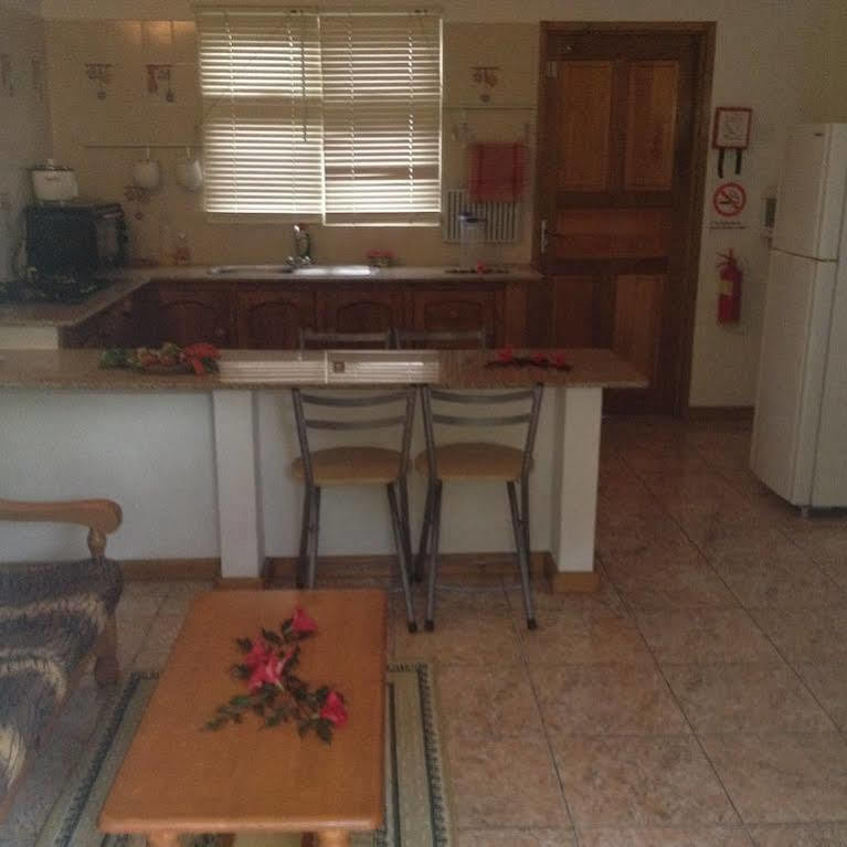 Marl Self Catering Villa Pointe La Rue Екстериор снимка